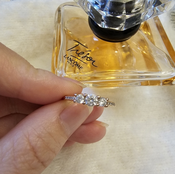 rings - Picture 2 of 7